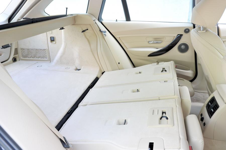  BMW 328i Touring Luxury 2012 года  (фото 12 из 200)